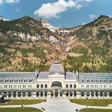 Canfranc Estacion Royal Hideaway Hotel Buitenkant foto