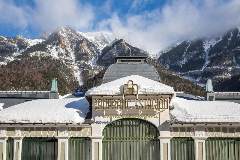 Canfranc Estacion Royal Hideaway Hotel Buitenkant foto