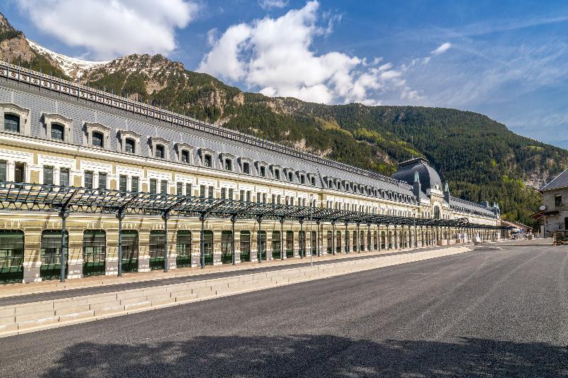 Canfranc Estacion Royal Hideaway Hotel Buitenkant foto