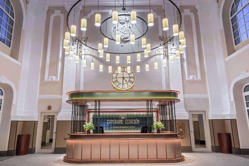 Canfranc Estacion Royal Hideaway Hotel Buitenkant foto